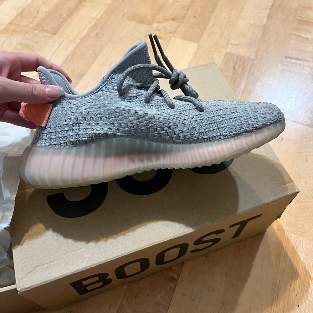 YEEZY BOOST 350 V2 TRFRM EUROPEAN SPECIAL - Size 7 Men